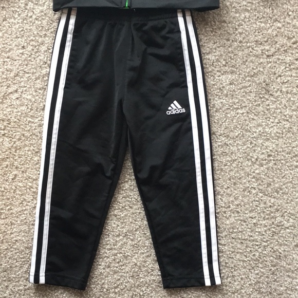 Adidas 2 piece matching set “track suit” 3T - Picture 3 of 7